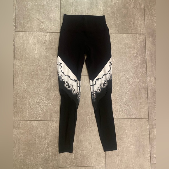 Alo High Waist Verse Legging in Black Zinc size small - Picture 3 of 8